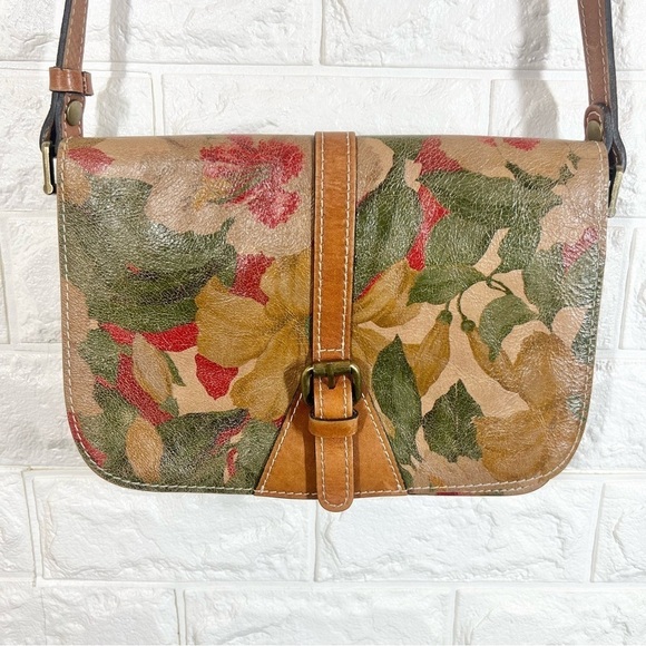 Patricia Nash Handbags - Patricia Nash floral leather crossbody
